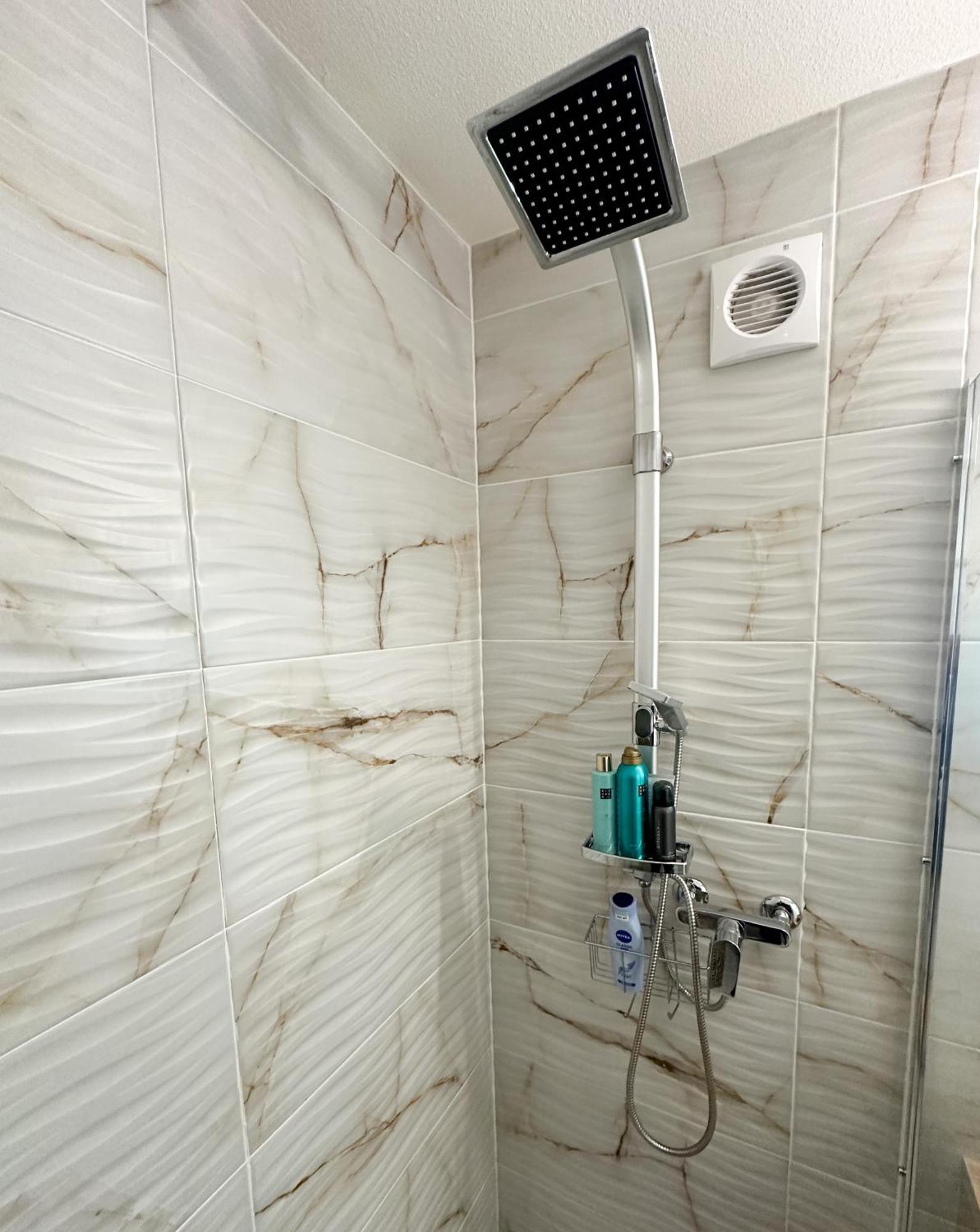 Studio Magnifique Avec Terrasse Spacieuse Loeche-Les-Bains Vacances Ngoại thất bức ảnh